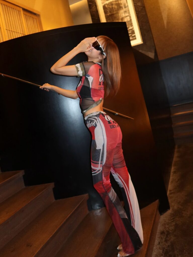 251123 تحديث Lisa IG: الضغط في بعض الوقت الجيد