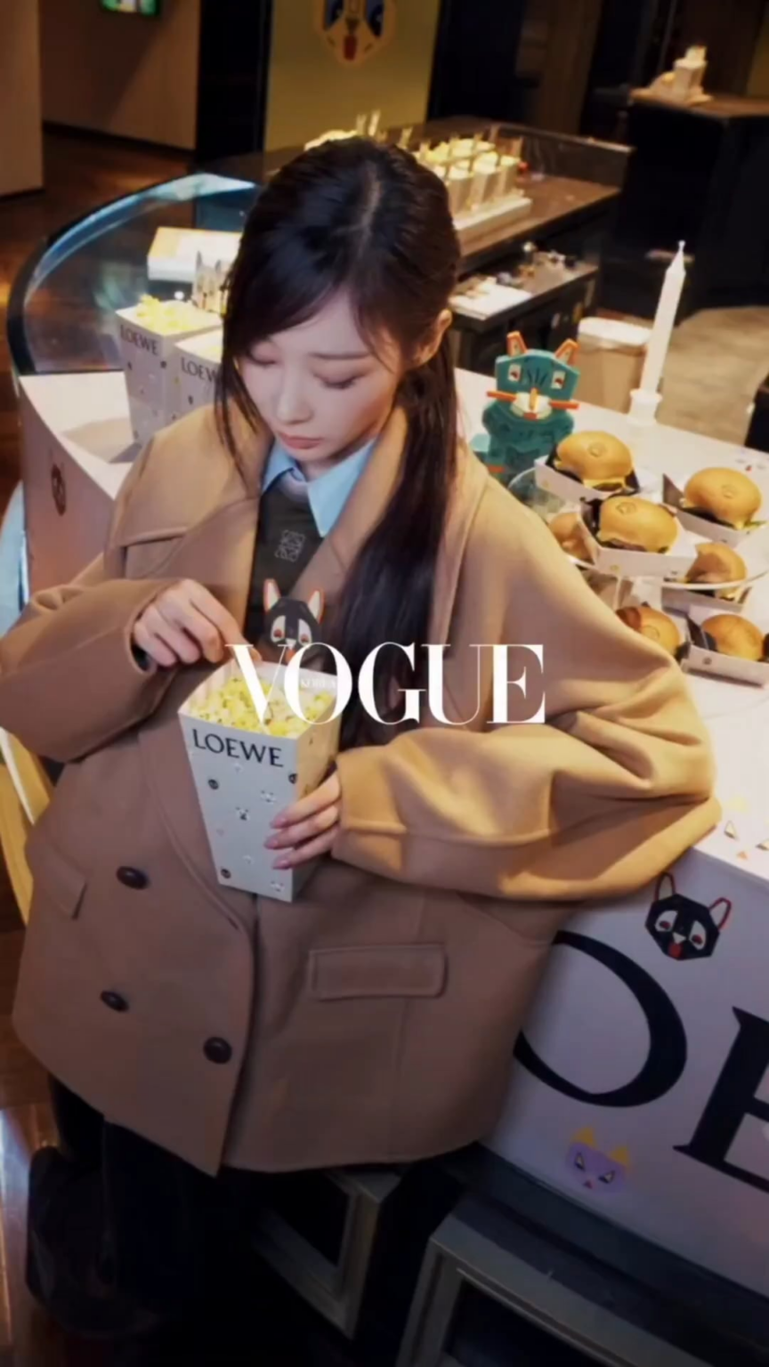 251125 تحديث انستقرام VOGUE KOREA مع Giselle x LOEWE