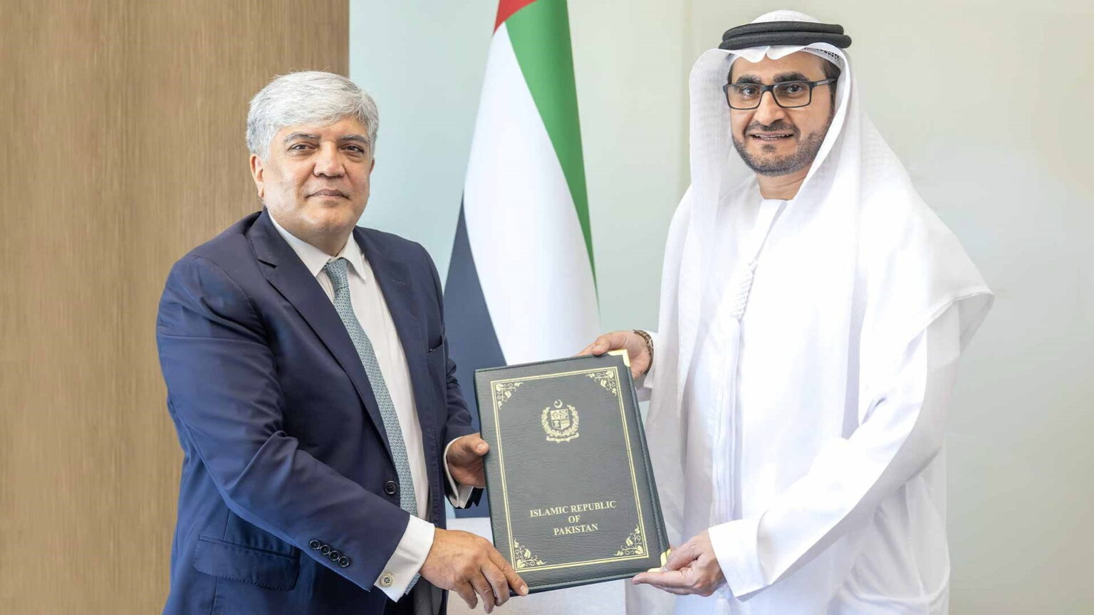 وزارة الخارجية تتسلّم نسخة من أوراق اعتماد سفير باكستان وزارة الخارجية تتسلّم نسخة من أوراق اعتماد سفير باكستان