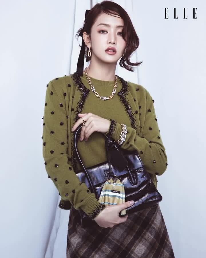 معاينة ميني لـ ELLE هونغ كونغ لشهر ديسمبر 2025