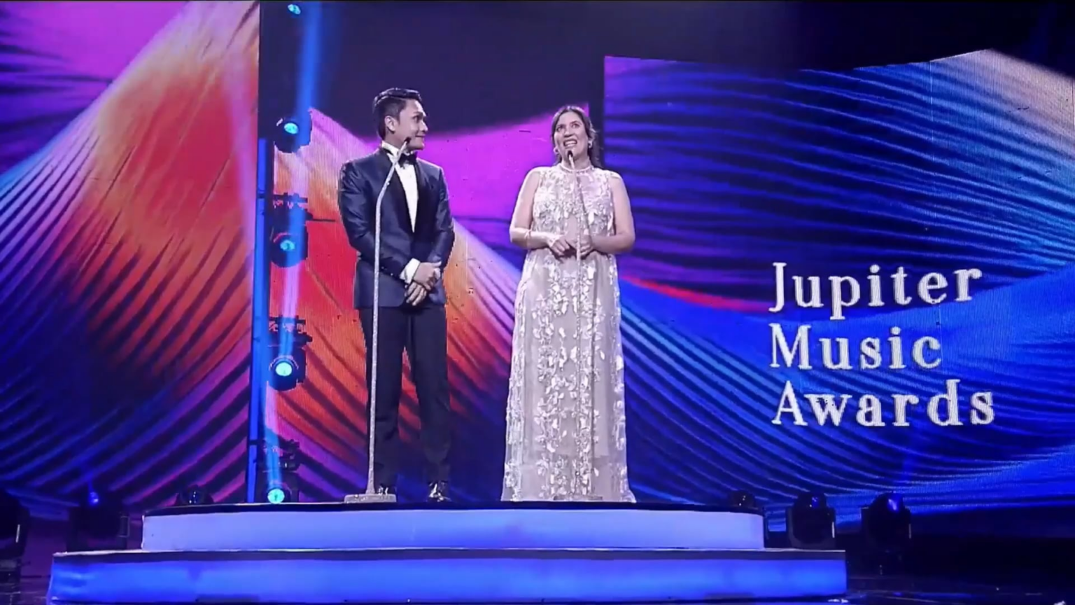 251129 وينتر تفوز بجائزة فنانة العام في حفل توزيع جوائز جوبيتر الموسيقية الثاني