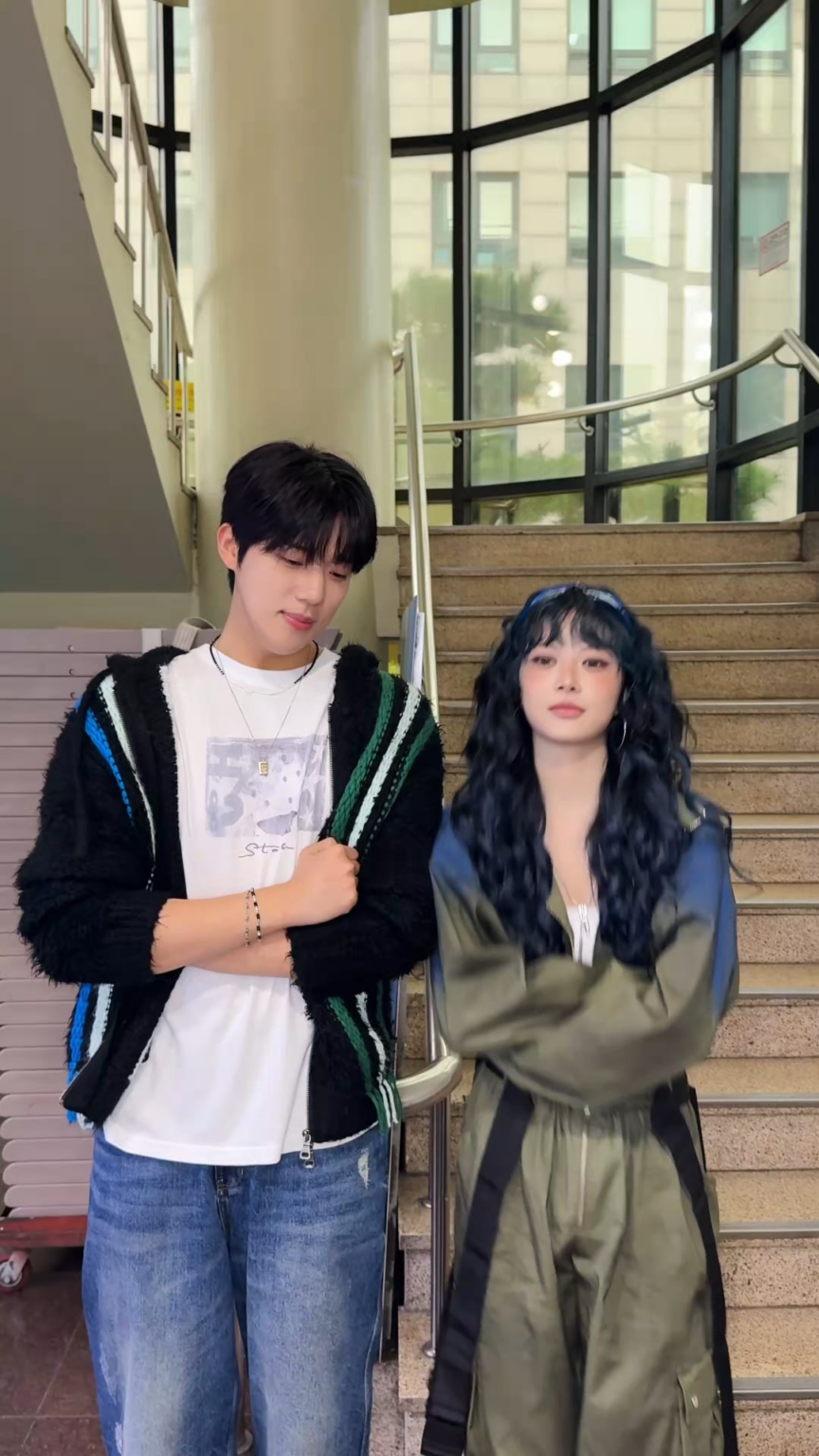 251103 تحديث LE SSERAFIM على التيك توك مع هونغ إيونتشاي - تناول الطعام مع مون سانجمين 🎙️🍝 (تحدي السباغيتي)