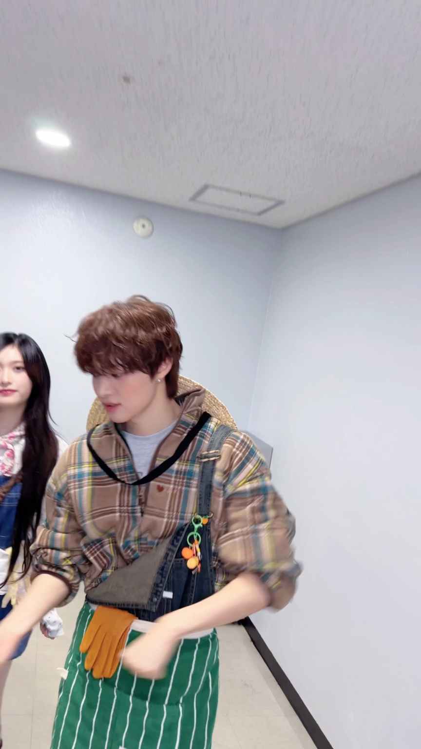 251119 تحديث &TEAM TikTok مع Leeseo - أعدنا إلى الحياة 🍓🍠🍊 مع &TEAM EJ وTWS Shinyu (تحدي العودة إلى الحياة)