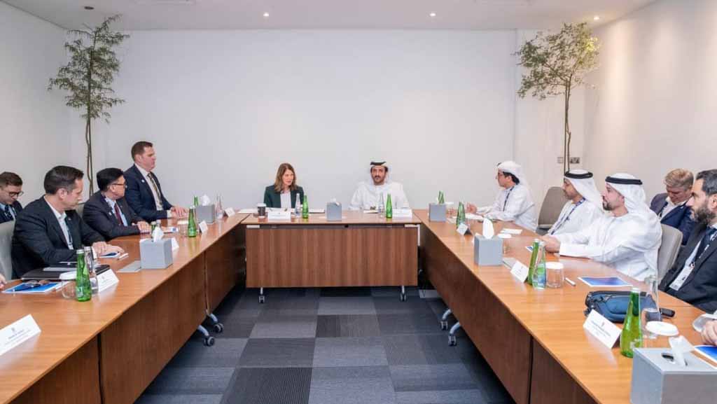الإمارات تبحث مع كندا تنمية الشراكة في السياحة واقتصاد المستقبل