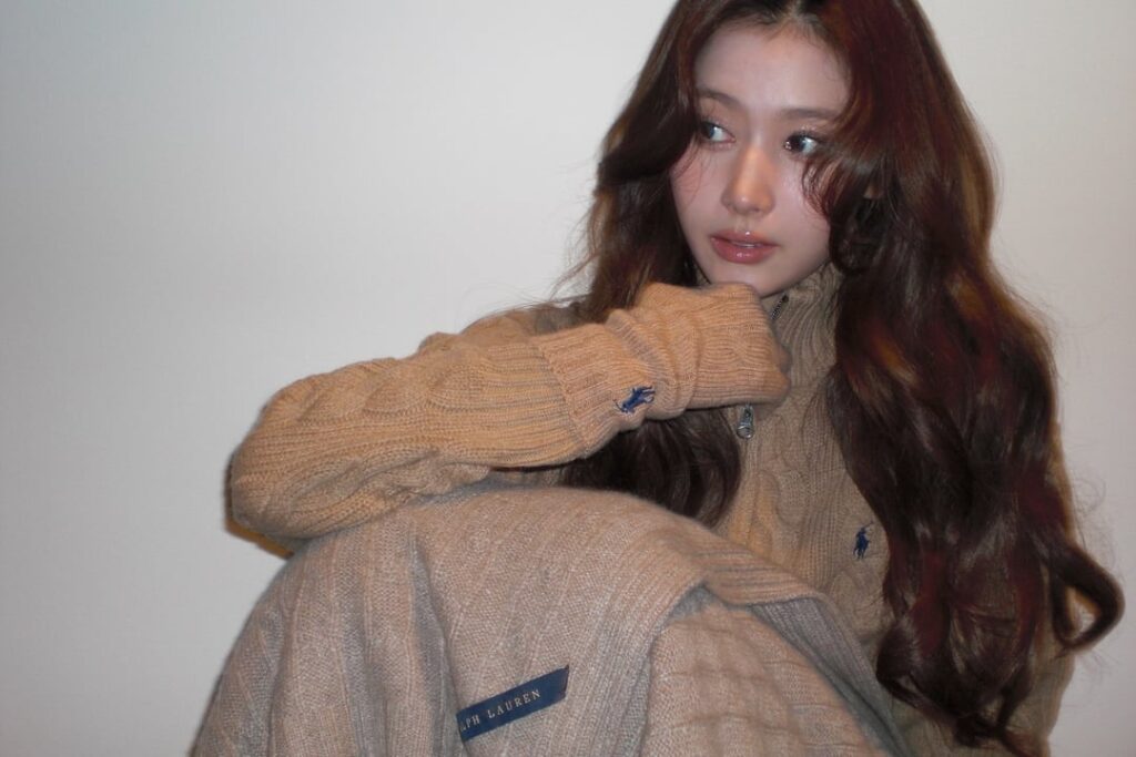 251115 تحديث سانا على الانستقرام - "يبدو أنني سأتمكن من قضاء شتاء دافئ في الخارج وفي المنزل ☃️🪾"