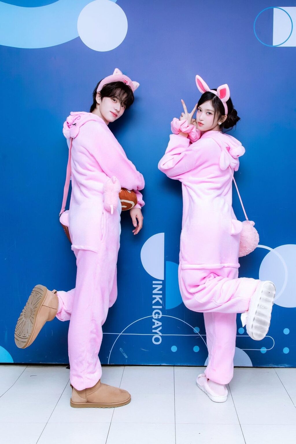 251130 تحديث تويتر kpop_sbs مع MC Leeseo ft. MC Shinyu (TWS) - صور ما بعد العرض @ Inkigayo