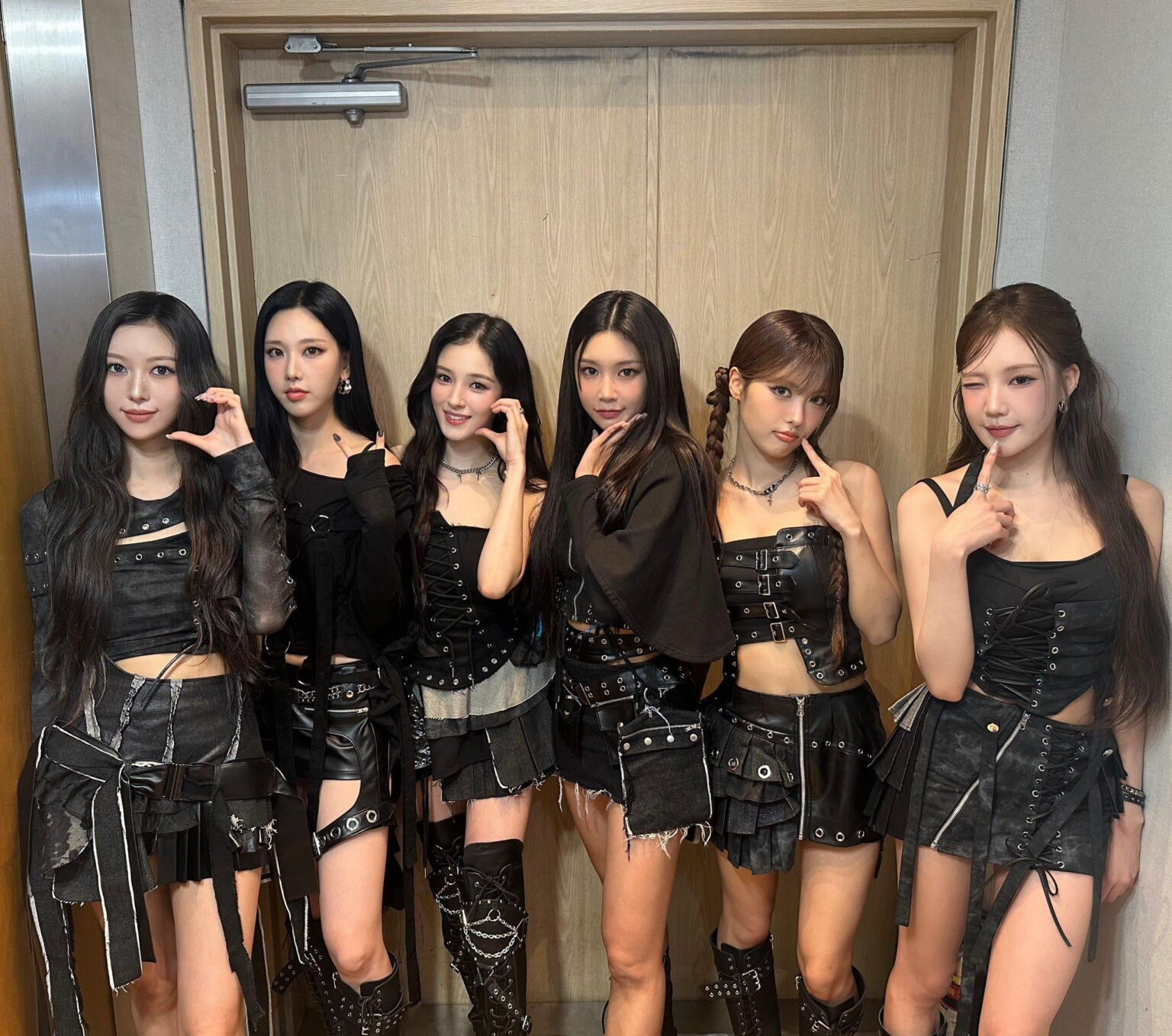 الذكرى التاسعة السعيدة لفرقة MOMOLAND!