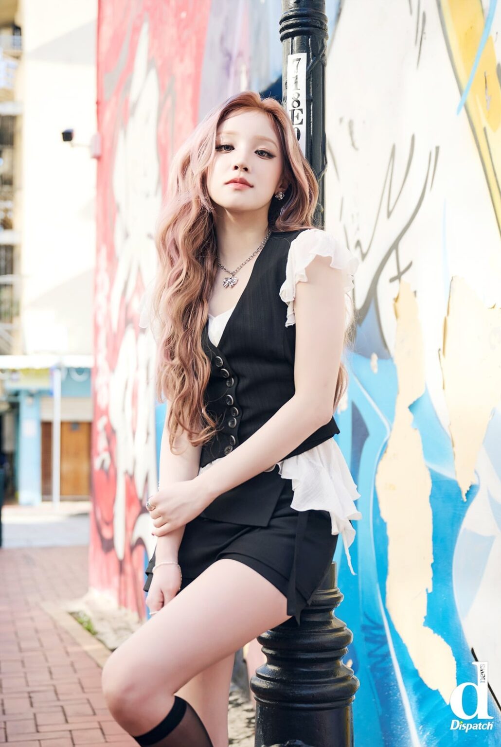 Yuqi x Dispatch: جلسة التصوير في شارع قرية ماكاو تايبا