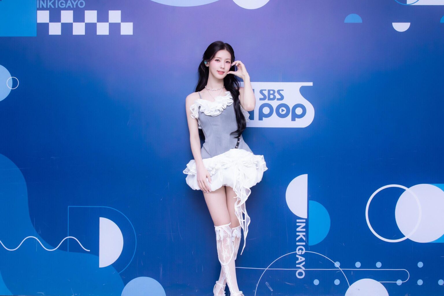 251109 تحديث تويتر kpop_sbs مع مييون - صورة ما قبل العرض @ Inkigayo