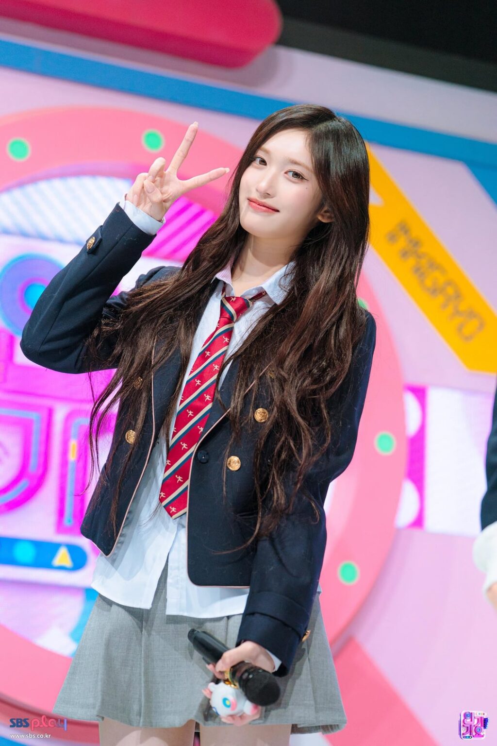 251114 MC Leeseo @ SBS Inkigayo (Behind Pics feat. MCs &TEAM EJ وTWS Shinyu) (251109)