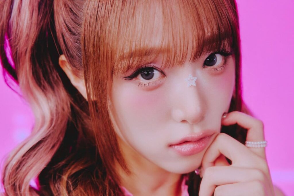 YENA - أغنية رقمية: STAR! (الفذ. هاتسون ميكو) (الصور المفاهيمية)