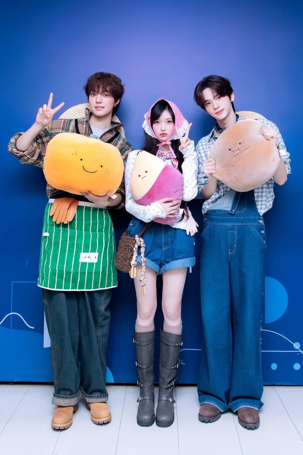 251116 تحديث تويتر kpop_sbs مع MC Leeseo ft. MCs EJ (&TEAM) وShinyu (TWS) - صور ما بعد العرض @ Inkigayo