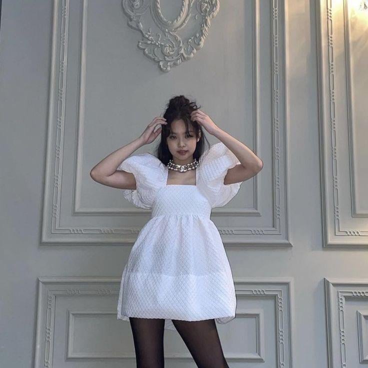 ضع هنا فستان جيني المفضل لديك