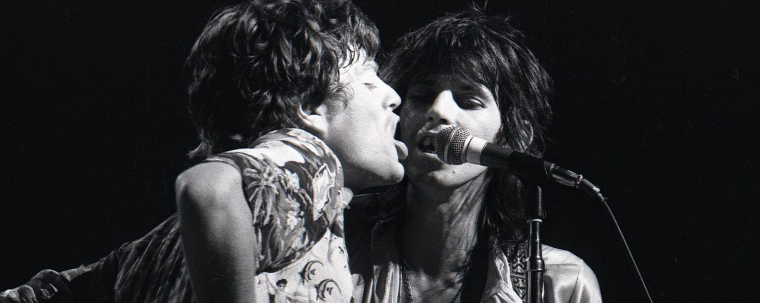 3 أغلفة غريبة لأغاني رولينج ستونز التي تعمل ببراعة في الواقع