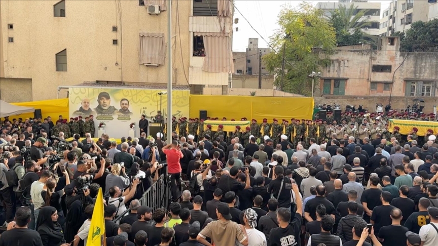 “حزب الله” يشيع الطبطبائي غداة اغتياله بغارة إسرائيلية "حزب الله" يشيع الطبطبائي غداة اغتياله بغارة إسرائيلية