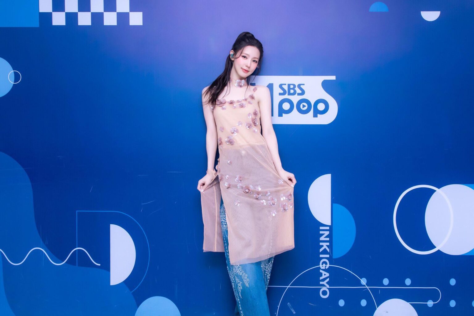 251116 تحديث تويتر kpop_sbs مع مييون - صورة ما قبل العرض @ Inkigayo