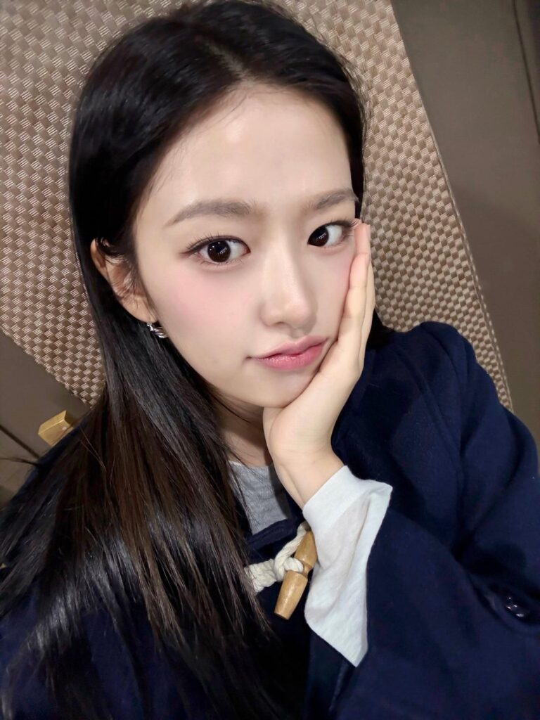 251112 تحديث تويتر الرسمي لـ IVE مع يوجين، غايول وري