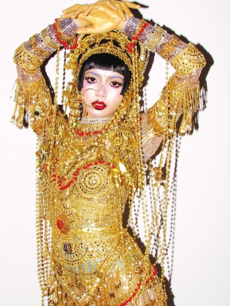 251102 تحديث ليزا (LLOUD) على الانستغرام