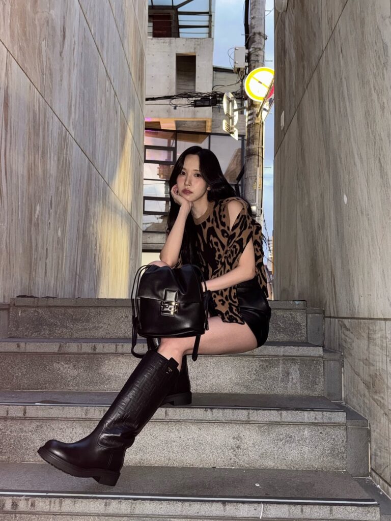 251102 تحديث مينا على الانستقرام - 🖤🤎 #fendi #SponsoredbyFendi #Japan #pr