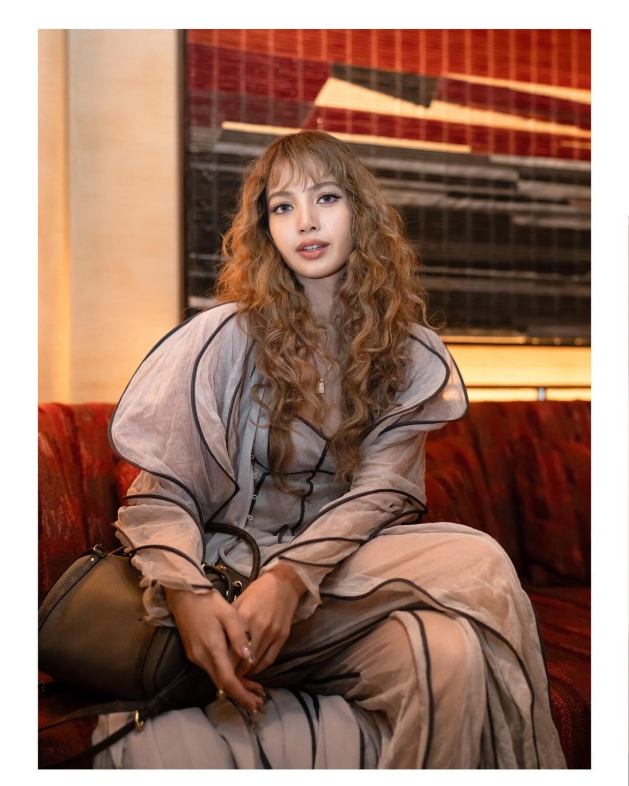 251213 تحديث IG للدعاية مع ليزا