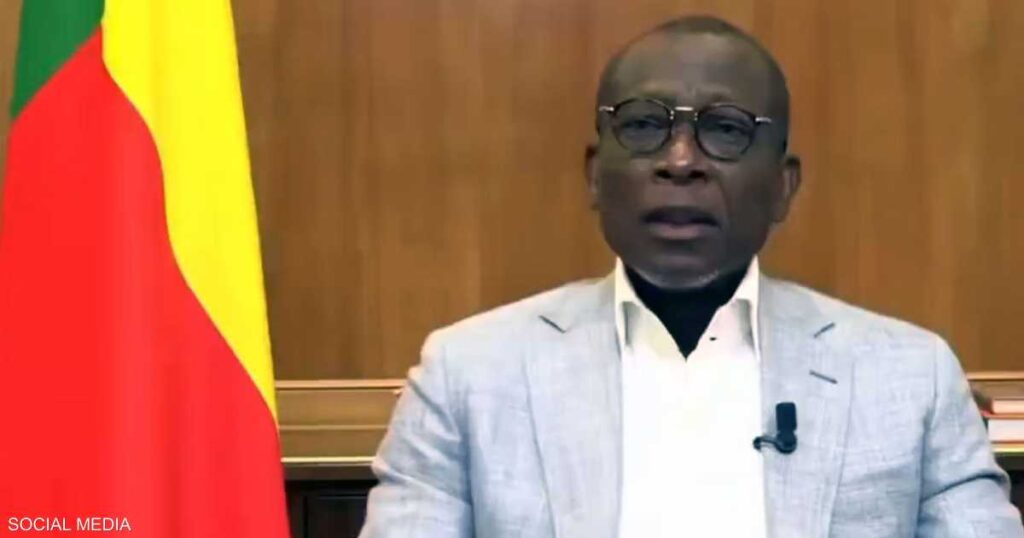 رئيس بنين بعد محاولة انقلاب: “الوضع تحت السيطرة تماما” رئيس بنين بعد محاولة انقلاب: "الوضع تحت السيطرة تماما"