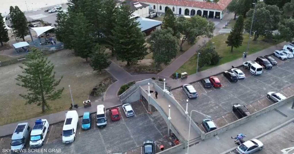 هجوم سيدني.. فيديو لـ”درون” ترصد اللحظات الأخيرة للمسلحين هجوم سيدني.. فيديو لـ"درون" ترصد اللحظات الأخيرة للمسلحين