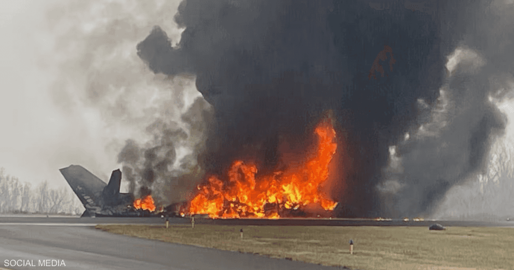 فيديو.. قتلى بعد تحطم طائرة أثناء هبوطها في مطار أميركي