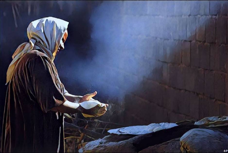 الخبازة القروية تتحول إلى ناشطة فيسبوكية في رواية حنين الصايغ الخبازة القروية تتحول إلى ناشطة فيسبوكية في رواية حنين الصايغ