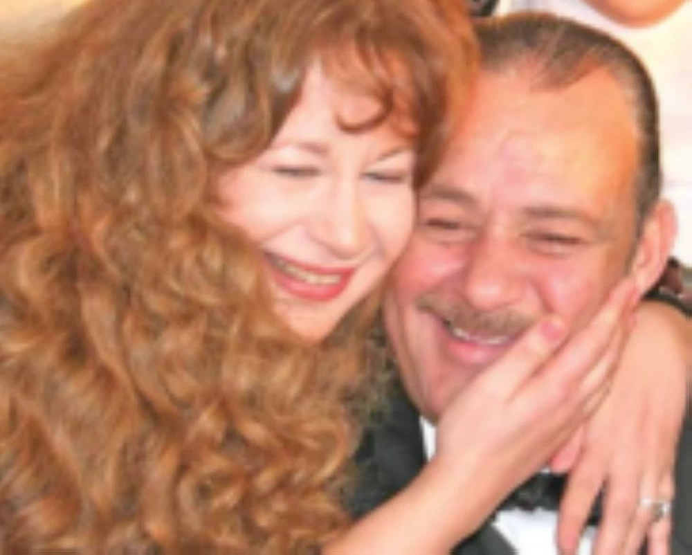 عمر فاروق الفيشاوي يكشف تفاصيل علاقة والديه بعد الانفصال سمية الالفى وفاروق