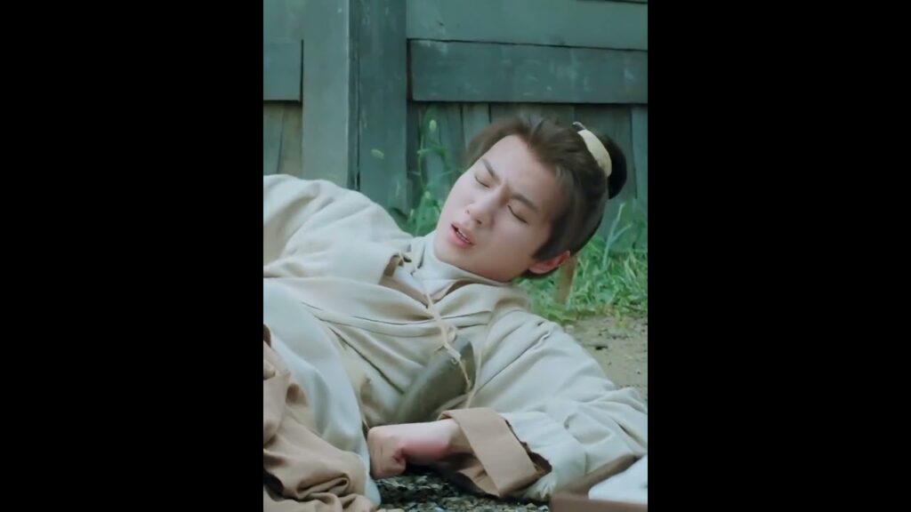 أخرق 🤣🤣#lihongyi #كنز_عند_الفجر #TreasureAtDawn #天书黎明 #YOUKU #优酷 #cdrama #shorts #hongyi