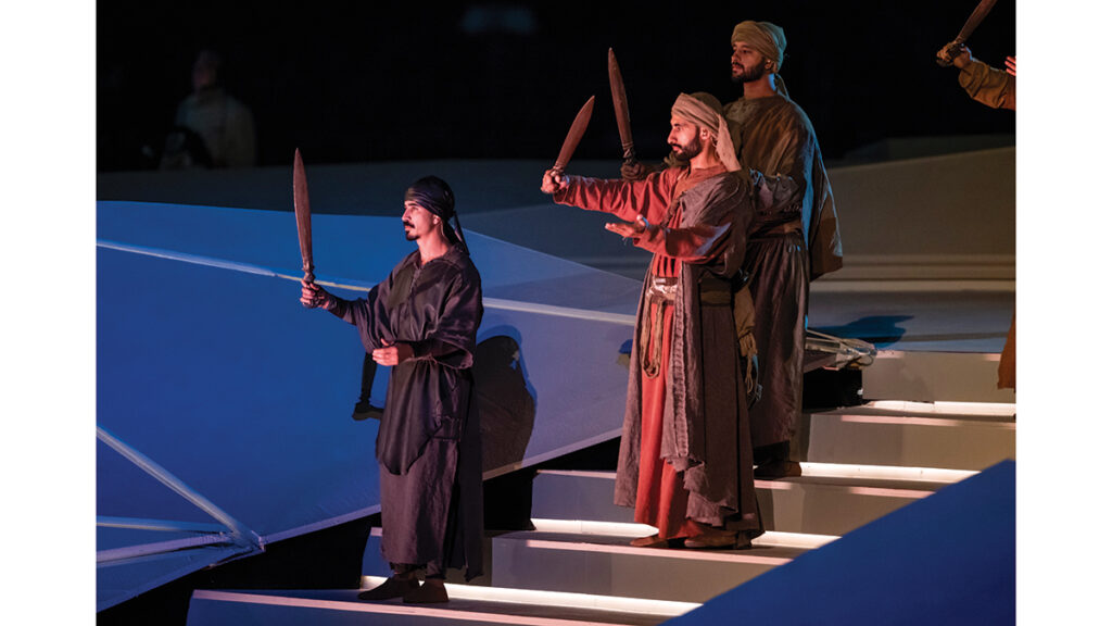 أزياء عرض الاتحاد رحلة مطرزة بالتاريخ والإبداع