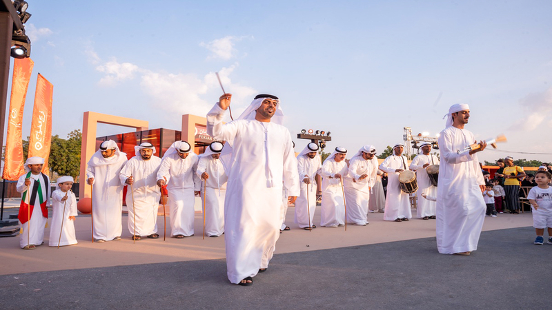 احتفالات عيد الاتحاد.. لوحات مجتمعية تجسد الانتماء وحب الإمارات احتفالات عيد الاتحاد.. لوحات مجتمعية تجسد الانتماء وحب الإمارات