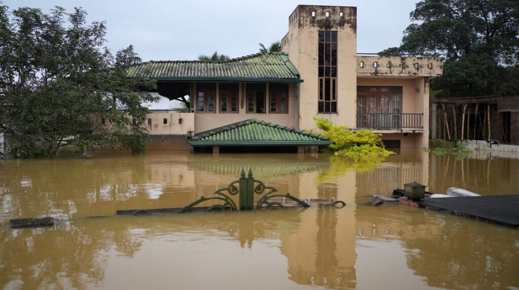 سريلانكا تكشف عن خطة إغاثة للمتضررين من الإعصار المدمر سريلانكا تكشف عن خطة إغاثة للمتضررين من الإعصار المدمر