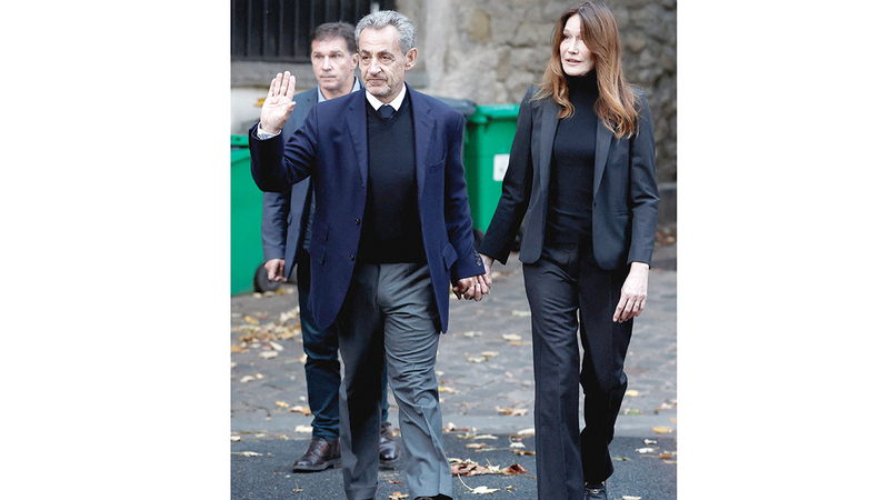 ساركوزي يصف تجربته داخل السجن بـ «العزلة والرمادية»