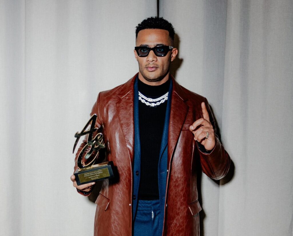 محمد رمضان يحصل على جائزة الفن والثقافة من فرنسا محمد رمضان يحصل على جائزة الفن والثقافة من فرنسا