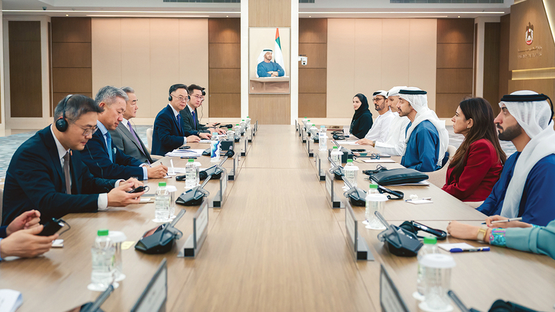 عبدالله بن زايد ووزير الخارجية الصيني يؤكدان على عمق الشراكة الاستراتيجية الشاملة بين البلدين عبدالله بن زايد ووزير الخارجية الصيني يؤكدان على عمق الشراكة الاستراتيجية الشاملة بين البلدين