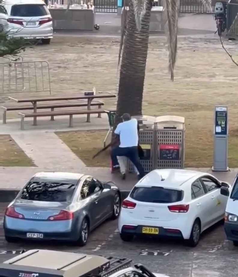 أحمد الأحمد بطل حقيقي وما فعله الأكثر دهشة في حياتي أحمد الأحمد بطل حقيقي وما فعله الأكثر دهشة في حياتي