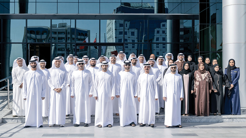 حمدان بن محمد يُوجّه جمارك دبي بأن تكون الأفضل عالمياً في الخدمات والتسهيلات التجارية حمدان بن محمد يُوجّه جمارك دبي بأن تكون الأفضل عالمياً في الخدمات والتسهيلات التجارية