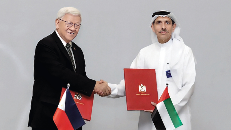 اتفاقيتان تتيحان للناقلات الإماراتية رحلات إضافية إلى مانيلا ووجهات في كندا خلال التوقيع على الاتفاقية مع الفلبين. من المصدر