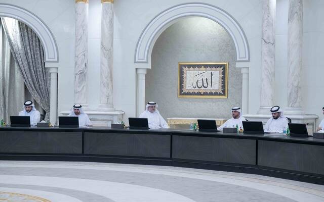 تنفيذي الشارقة يقر تنظيم ترخيص النحالين لدعم الأمن الغذائي تنفيذي الشارقة يقر تنظيم ترخيص النحالين لدعم الأمن الغذائي