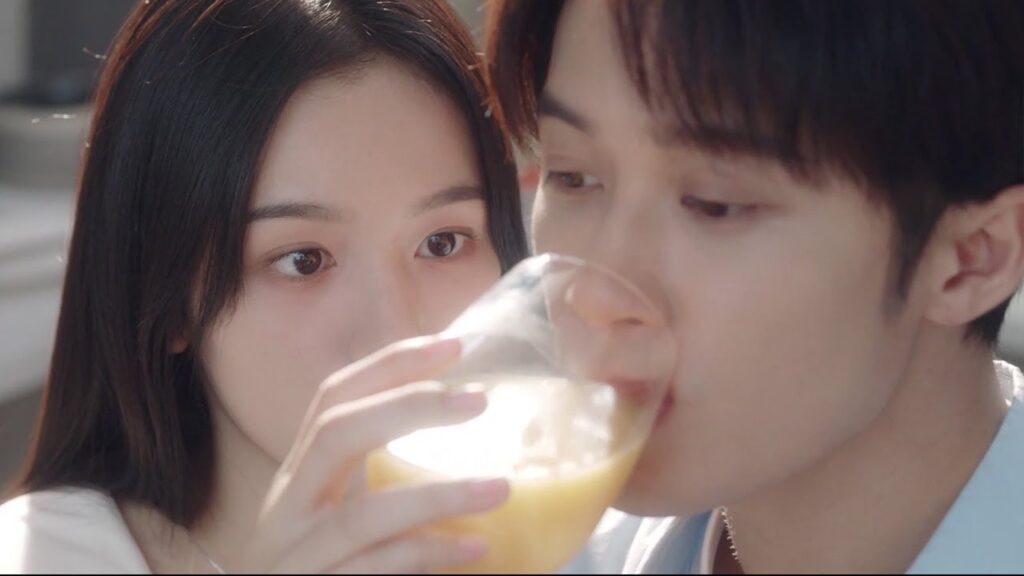 لماذا مساعدته بشرب العصير تجعل قلبـي ينبض بسرعة ؟❤️( احبني و احب صوتي ) لماذا مساعدته بشرب العصير تجعل قلبـي ينبض بسرعة ؟❤️( احبني و احب صوتي )