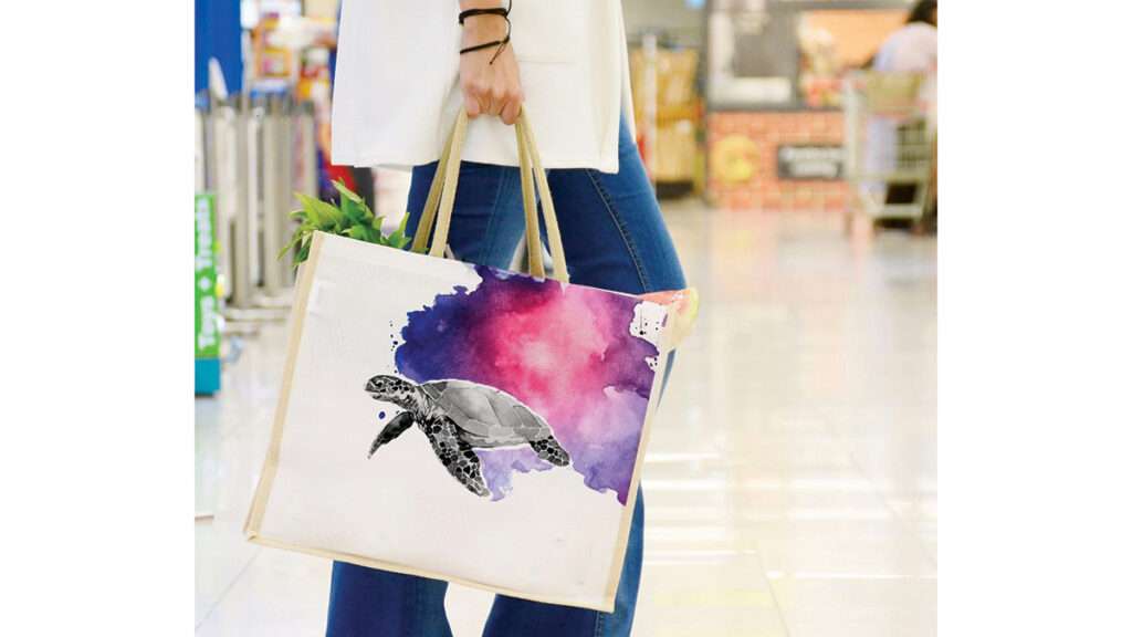 مستهلكون يطالبون بخفض أسعار أكياس التسوق متعددة الاستخدام