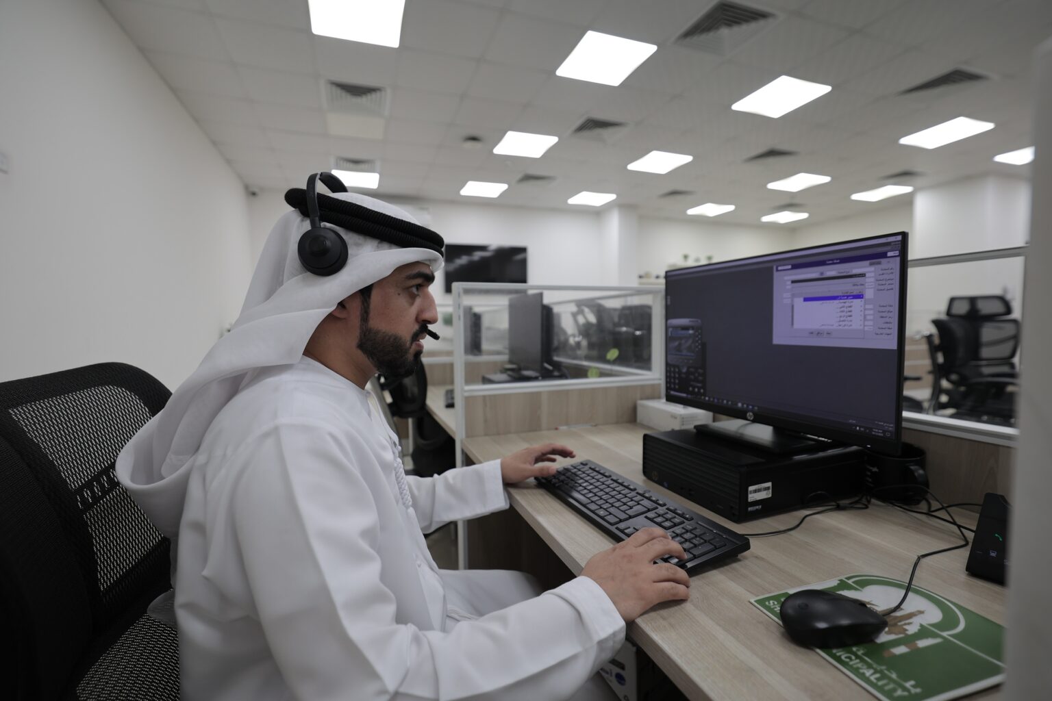 522 بلاغاً عن تجمعات مياه الأمطار و7 حالات سقوط أشجار في الشارقة خلال المنخفض الجوي