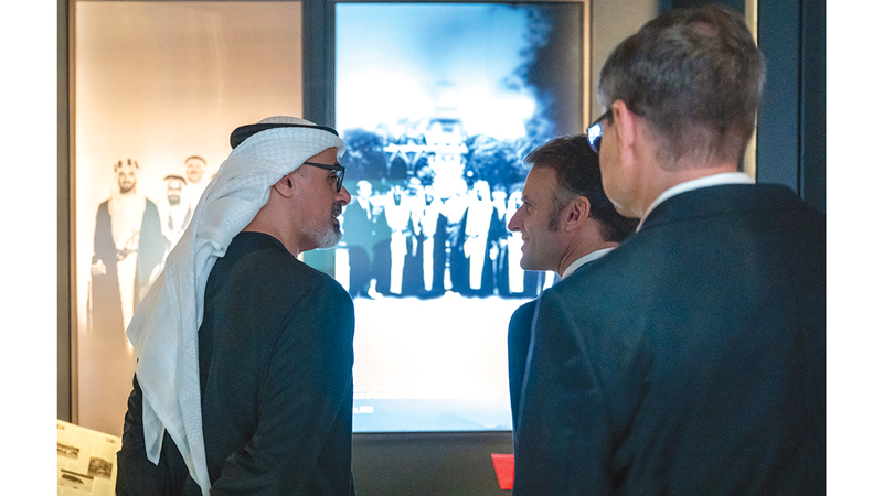 يرافقه ولي عهد أبوظبي.. الرئيس الفرنسي يزور متحف زايد الوطني يرافقه ولي عهد أبوظبي.. الرئيس الفرنسي يزور متحف زايد الوطني