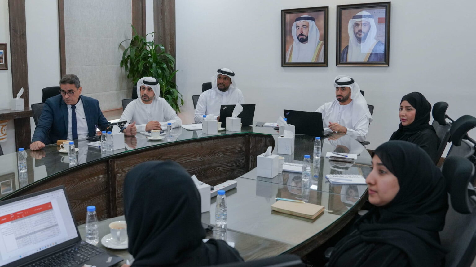 موارد الشارقة تبحث مع دار الوثائق تطوير المنظومة الإلكترونية