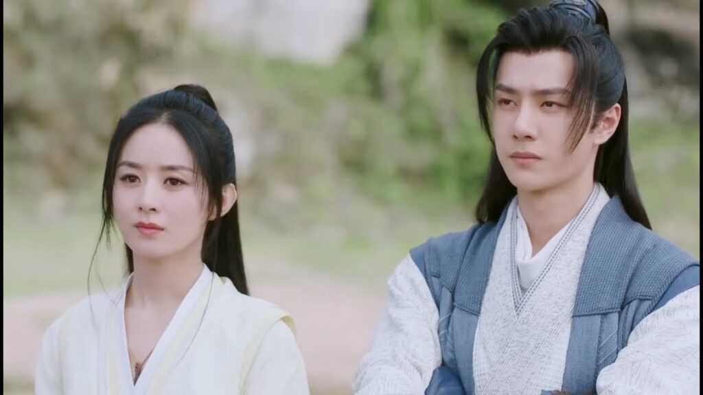 تواجه بطلتنا خصمين فتتفادى الهجمات بذكاء وفجأة يبدأ الأعداء بالقتال فيما بينهم😮مشهد من "أسطورة فاي"