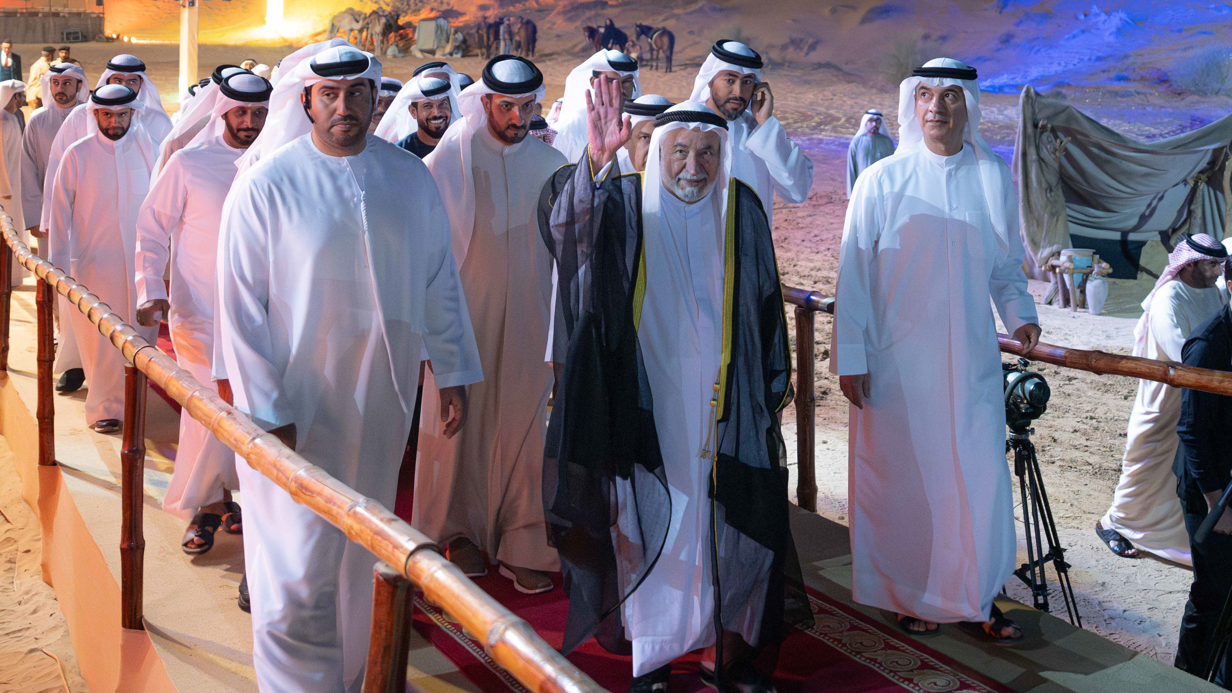 سلطان القاسمي يشهد افتتاح مهرجان الشارقة للمسرح الصحراوي الـ9