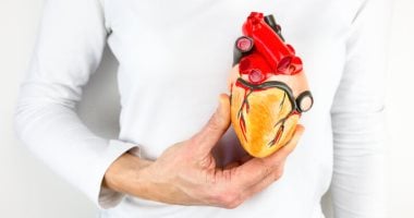 جراح أوعية دموية يكشف سبب انسداد الشرايين السليمة.. ويحذر من 5 أعراض جراح أوعية دموية يكشف سبب انسداد الشرايين السليمة.. ويحذر من 5 أعراض