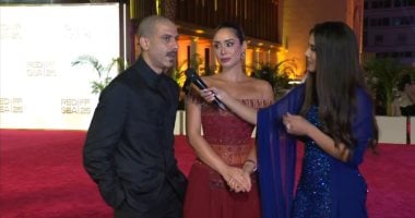 محمد فراج بـ لوك مسلسله الجديد بصحبة بسنت شوقى فى مهرجان البحر الأحمر محمد فراج بـ لوك مسلسله الجديد بصحبة بسنت شوقى فى مهرجان البحر الأحمر