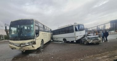 تصادم 10 سيارات مع أتوبيس يشلّ الطريق السياحى بالجيزة اتجاه المنيب تصادم 10 سيارات مع أتوبيس يشلّ الطريق السياحى بالجيزة اتجاه المنيب